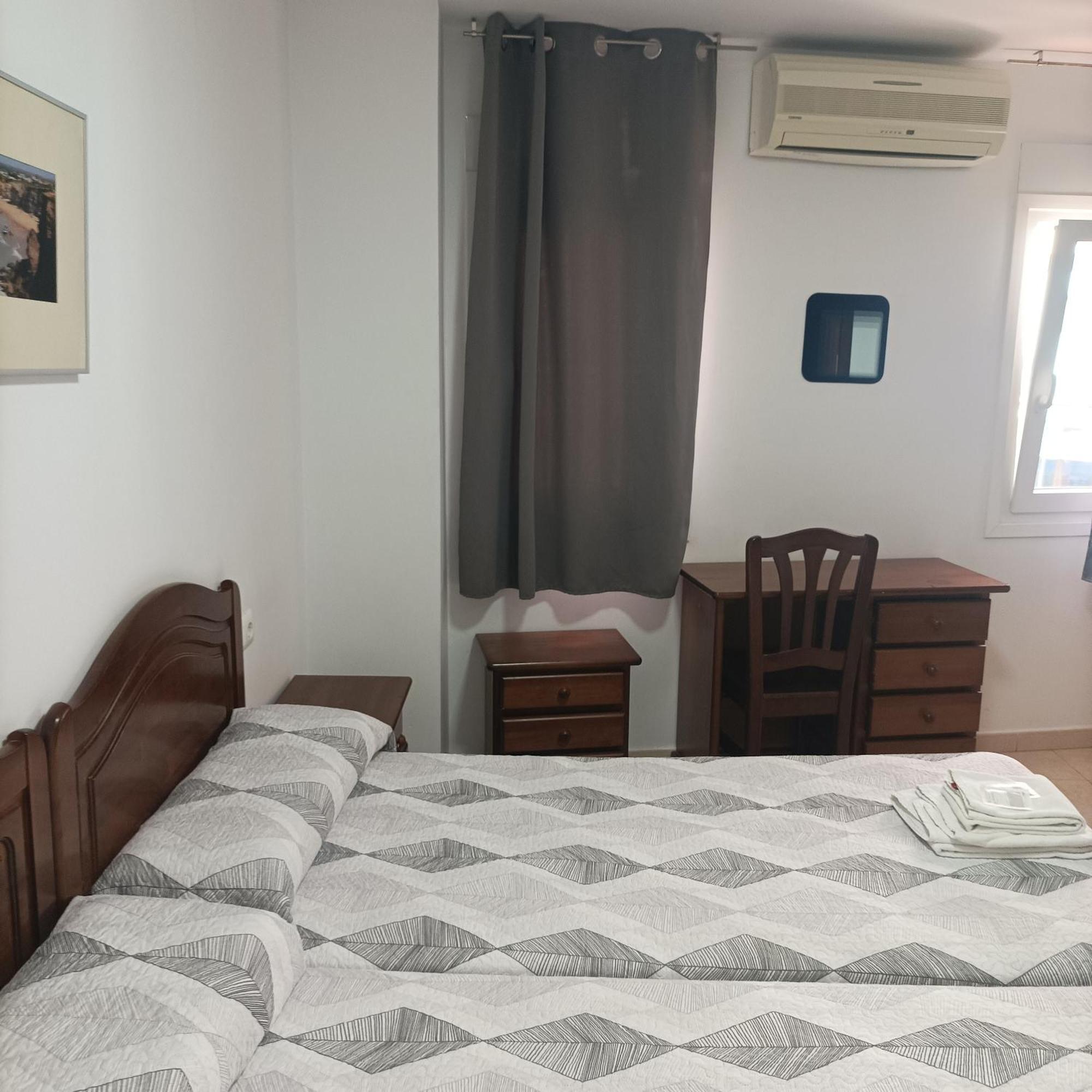 Hostal Carlos 2 La Linea de la Concepcion Ngoại thất bức ảnh
