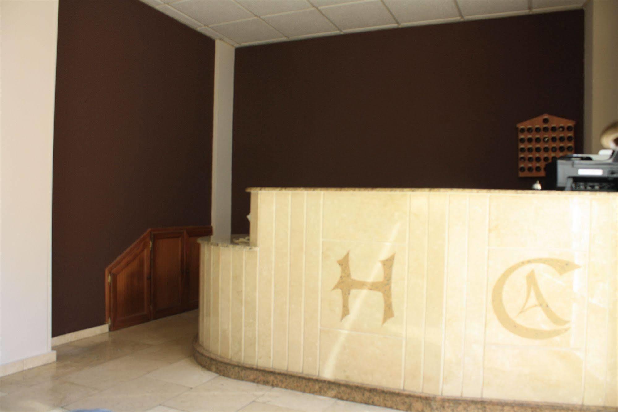 Hostal Carlos 2 La Linea de la Concepcion Ngoại thất bức ảnh